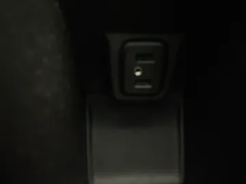 2019 Chevrolet Bolt EV - image 25