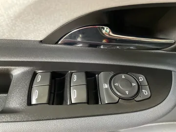 2019 Chevrolet Bolt EV - image 23