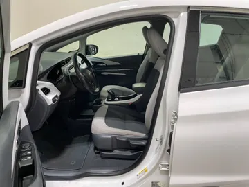2021 Chevrolet Bolt EV - image 3