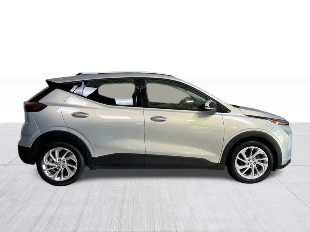 2023 Chevrolet Bolt EUV — photo 2
