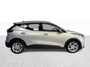 2023 Chevrolet Bolt EUV - image 2