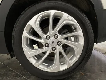 2023 Chevrolet Bolt EUV - image 6