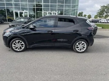2023 Chevrolet Bolt EUV - image 4
