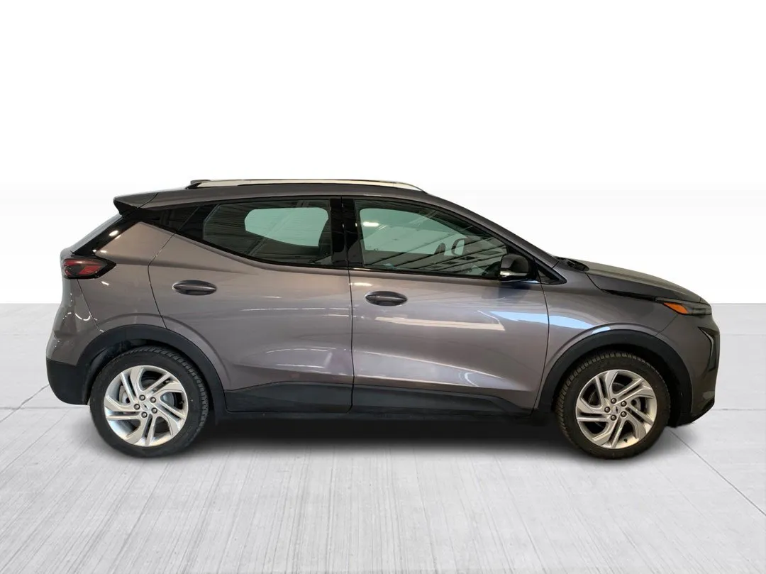 2023 Chevrolet Bolt EUV — photo 2