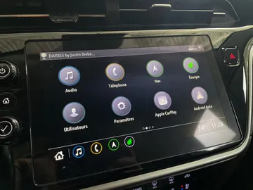 2022 Chevrolet Bolt EUV - image 8