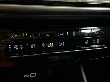 2022 Chevrolet Bolt EUV - image 26