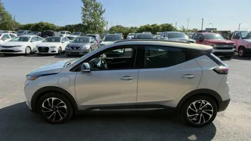 2023 Chevrolet Bolt EUV - image 4