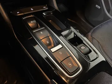 2022 Chevrolet Bolt EUV - image 35