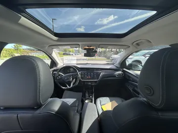 2022 Chevrolet Bolt EUV - image 9