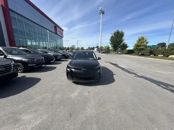2022 Chevrolet Bolt EUV - image 3