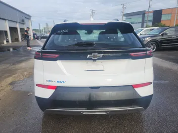2022 Chevrolet Bolt EUV - image 6