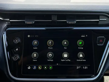 2022 Chevrolet Bolt EUV - image 8