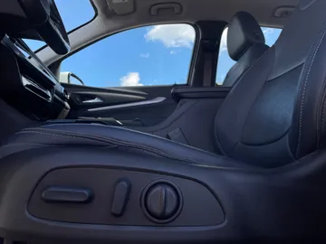 2022 Chevrolet Bolt EUV - image 27