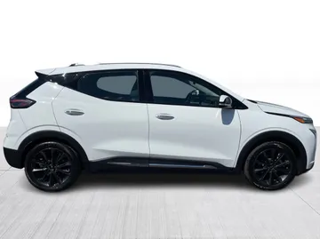 2022 Chevrolet Bolt EUV - image 2