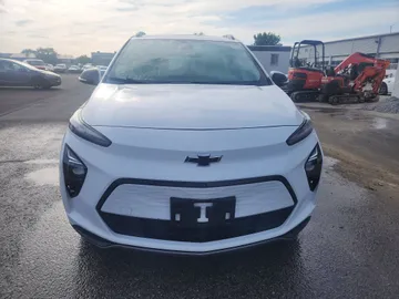 2022 Chevrolet Bolt EUV - image 2
