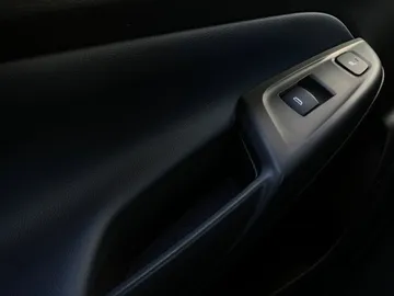2022 Chevrolet Bolt EUV - image 28