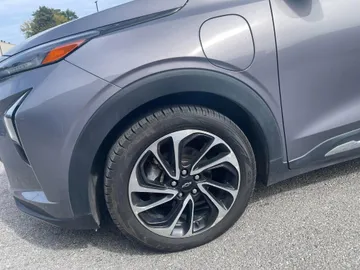2023 Chevrolet Bolt EUV - image 7