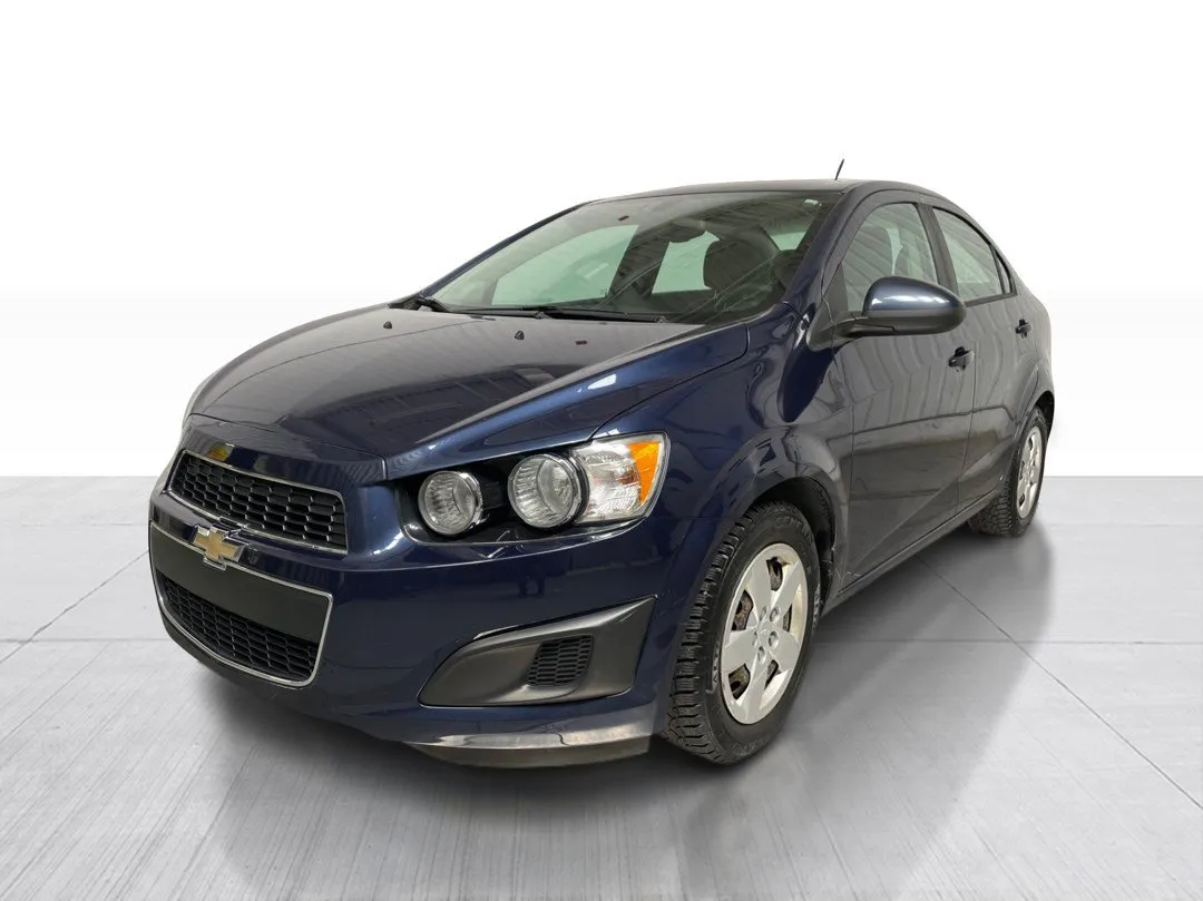 2015 Chevrolet Sonic — photo 6