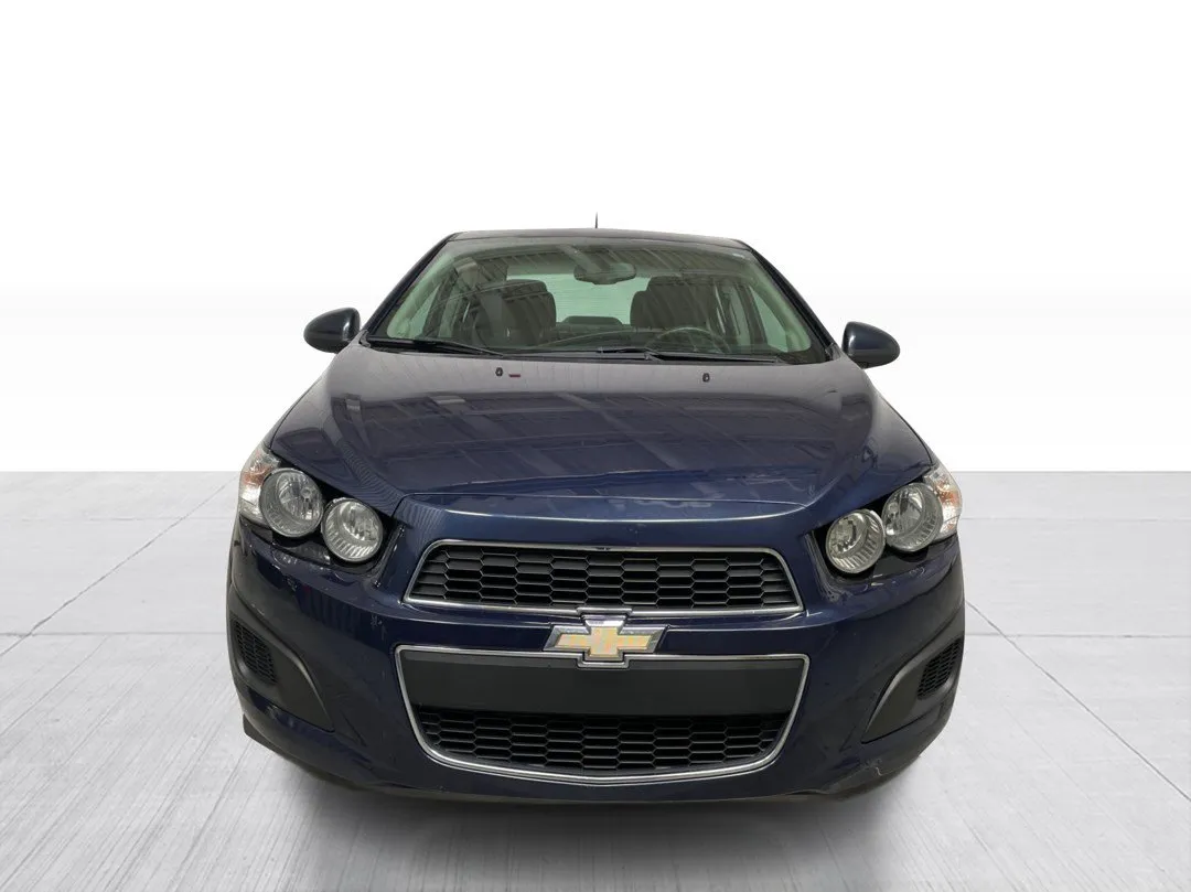 2015 Chevrolet Sonic — photo 5