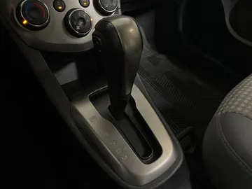 2015 Chevrolet Sonic - image 18