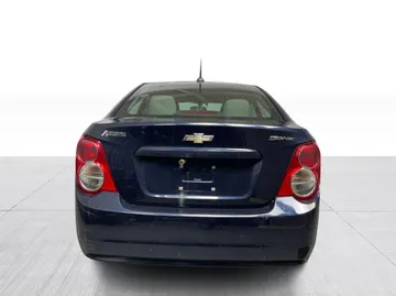 2015 Chevrolet Sonic - image 10