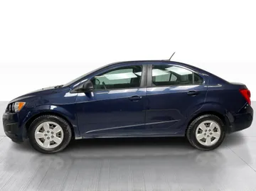 2015 Chevrolet Sonic - image 8