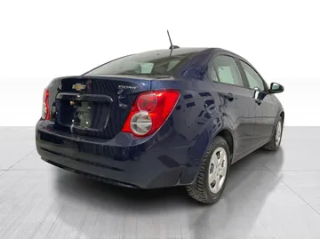 2015 Chevrolet Sonic - image 12