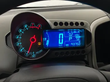 2015 Chevrolet Sonic - image 16