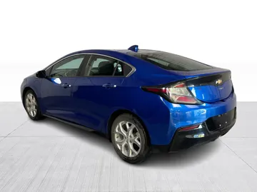 2018 Chevrolet Volt - image 11