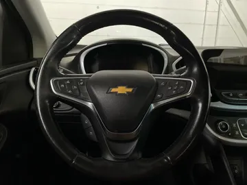 2018 Chevrolet Volt - image 18