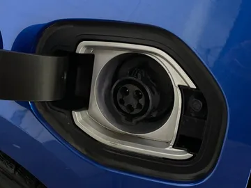 2018 Chevrolet Volt - image 20
