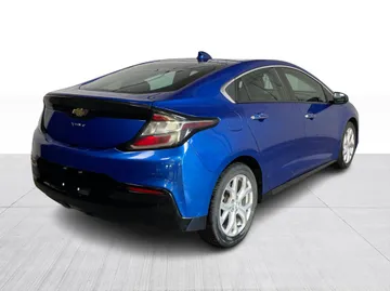 2018 Chevrolet Volt - image 14