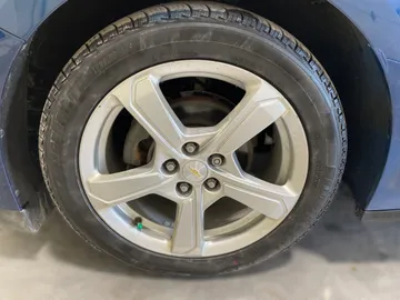 2019 Chevrolet Volt - image 6