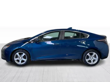 2019 Chevrolet Volt - image 10