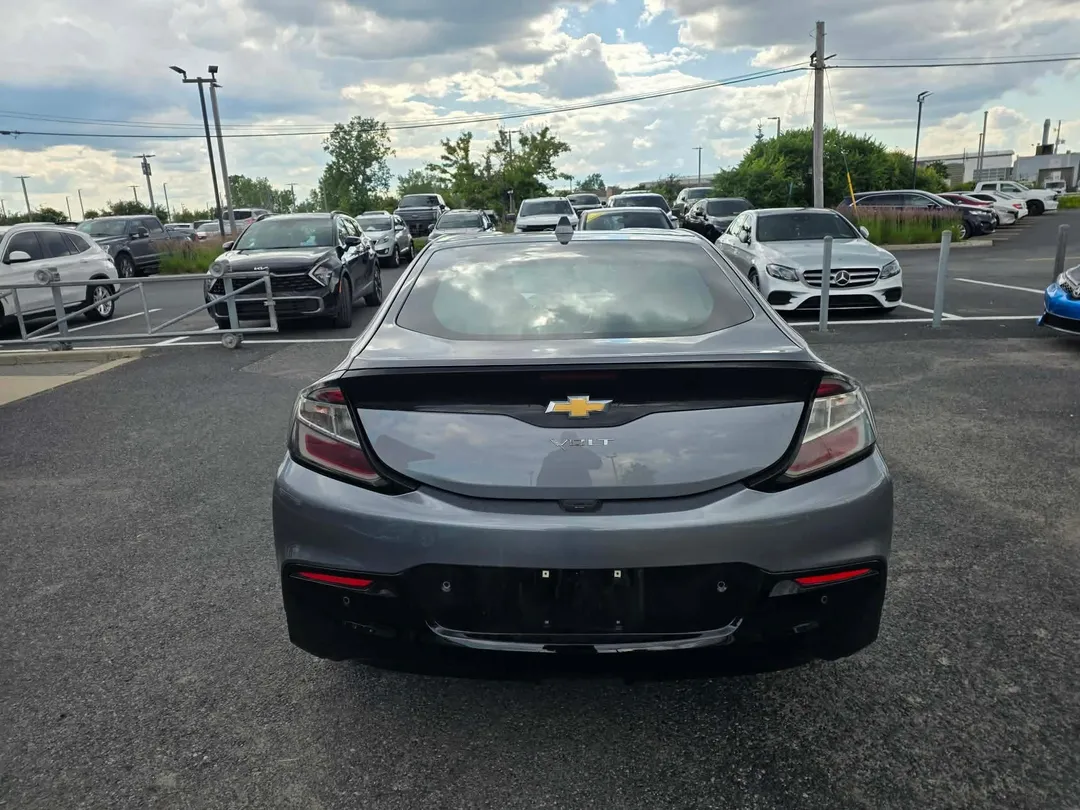 2018 Chevrolet Volt — photo 5
