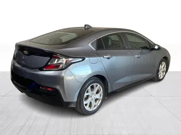2018 Chevrolet Volt - image 13