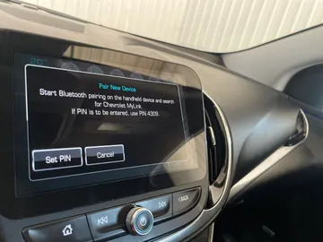 2018 Chevrolet Volt - image 25