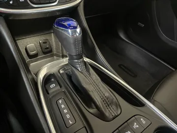 2018 Chevrolet Volt - image 27