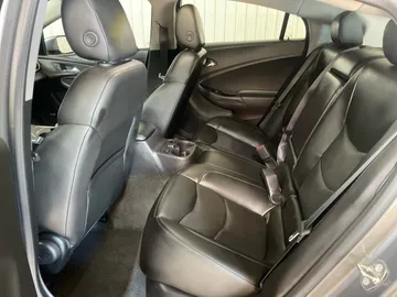 2018 Chevrolet Volt - image 14