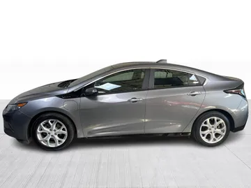2018 Chevrolet Volt - image 9