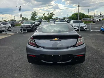 2018 Chevrolet Volt - image 6