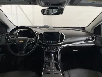 2019 Chevrolet Volt - image 4