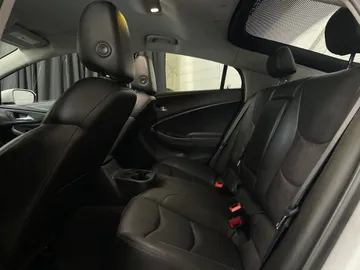 2019 Chevrolet Volt - image 15
