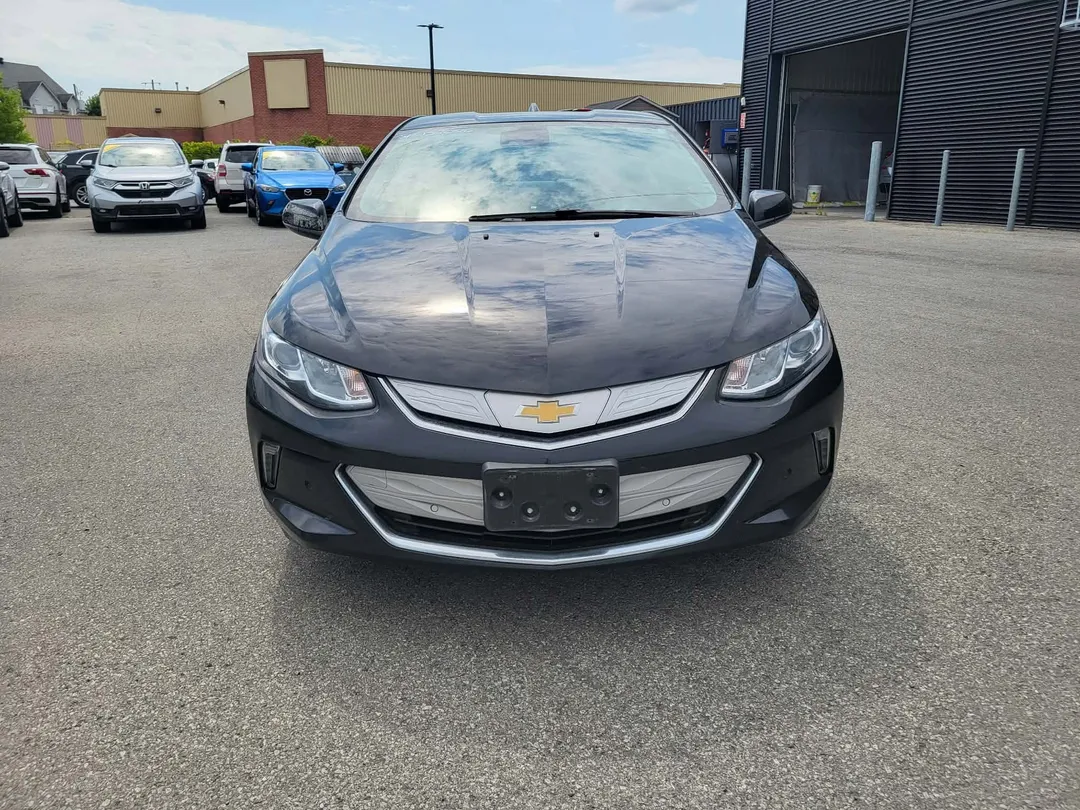 2017 Chevrolet Volt — photo 2