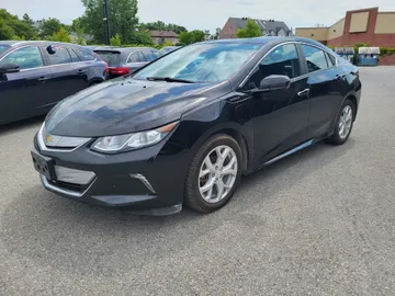 2017 Chevrolet Volt - image 3