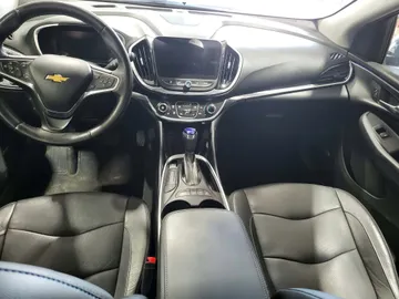 2017 Chevrolet Volt - image 9
