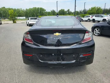 2017 Chevrolet Volt - image 4