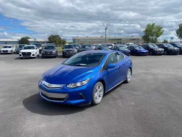 2018 Chevrolet Volt - image 3