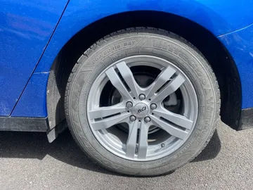 2018 Chevrolet Volt - image 7