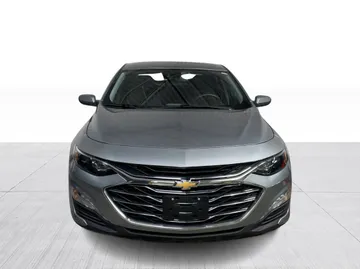 2024 Chevrolet Malibu - image 2